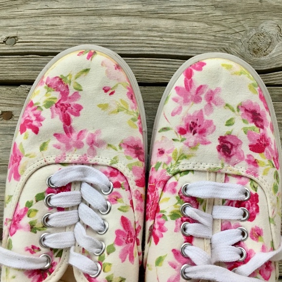 Floral Tennis Shoes - Picture 4 of 5